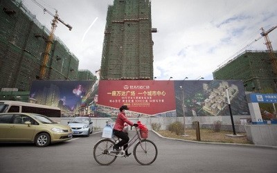 Turbas de clientes asaltan a inmobiliarias en China reclamando por el derrumbe en el valor de sus departamentos