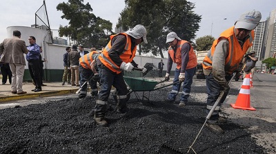 Municipios podrán tapar hoyos de sus calles y veredas sin la necesidad de autorización previa del Serviu