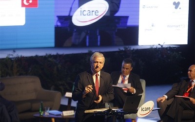 Hacienda destaca que Chile crece más que el mundo y gremios piden medidas de largo plazo