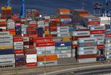 Trabajadores portuarios aceptan propuesta de la empresa TCVAL y hoy levantan bloqueo en terminal de Valparaíso