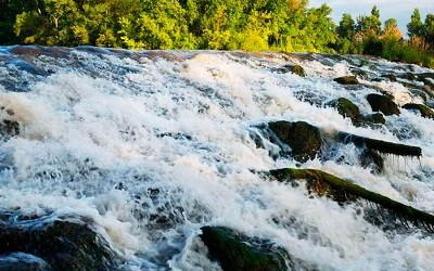 Costa Rica suspende mayor proyecto hidroeléctrico de Centroamérica