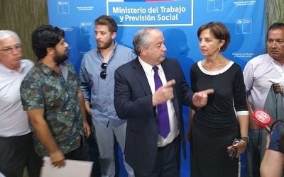 Gobierno anuncia pre acuerdo tras intensa jornada en paro portuario