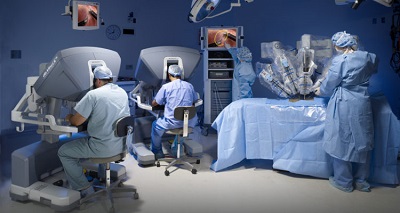 Moderno robot para cirugías inédito en regiones llegará a la Clínica Universitaria de Concepción