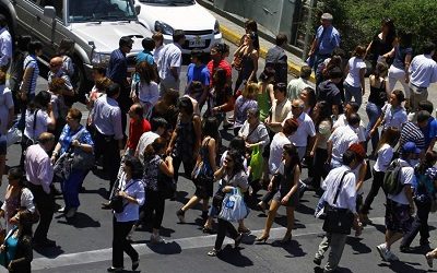 Gasto público de Chile en pensiones y salud entre los más bajos de la OCDE