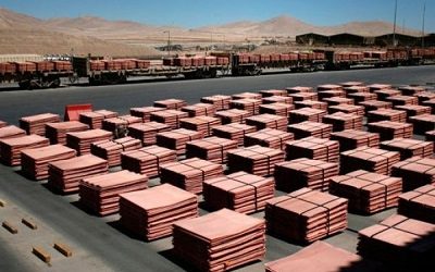 Las dos mineras que se desmarcan de lento despegue del sector