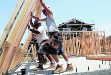 Inicio de construcción de viviendas en EEUU caen a mínimos de dos años