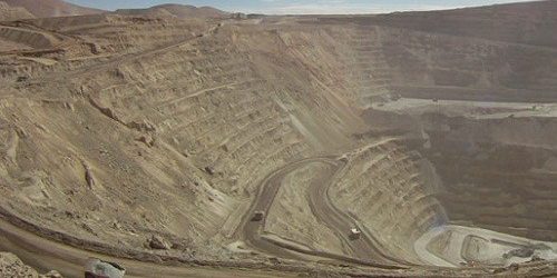 Producción de mayores mineras de cobre que operan en Chile cayó en enero – abril