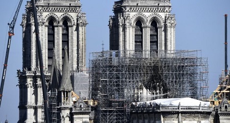 Advierten que catedral de Notre Dame aún corre riesgo de derrumbarse en Francia