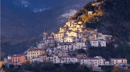 La región de Italia que ofrece 700 euros mensuales para vivir allá