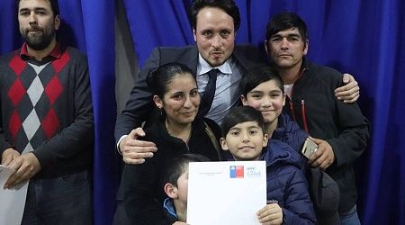 Familias de Puerto Montt recibieron subsidios para casas nuevas o construcción