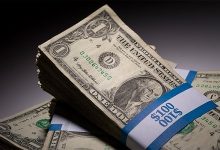 El dólar no tiene freno: incertidumbre encumbra al tipo de cambio que sobrepasa los $ 830