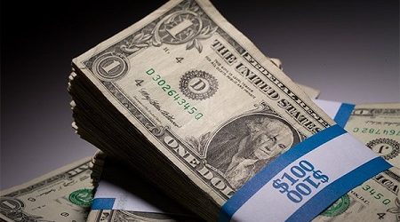 El dólar no tiene freno: incertidumbre encumbra al tipo de cambio que sobrepasa los $ 830