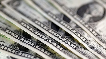 Dólar arranca semana al alza y supera los $795 en jornada clave por anuncio de tasas del Banco Central