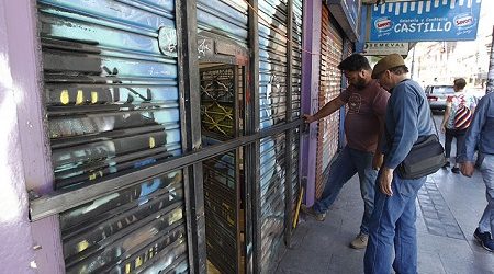 Economía chilena vuelve a contraerse en noviembre y encadena segunda caída mensual de más de 3%