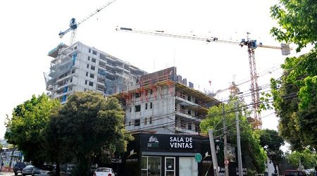 Ventas de viviendas se desploman en marzo y precios de arriendos caen hasta 8% en Santiago