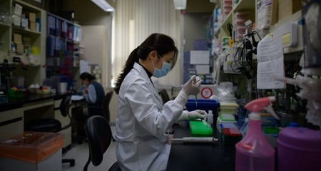 China asegura haber desarrollado vacuna contra el coronavirus y autoriza pruebas en humanos