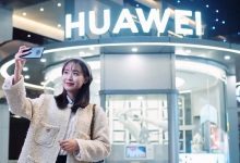 Huawei inaugura tienda atendida por robots en Wuhan para contrarrestar caída de ventas por coronavirus