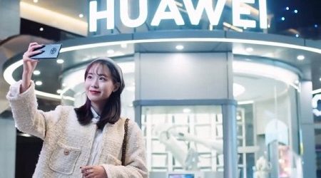 Huawei inaugura tienda atendida por robots en Wuhan para contrarrestar caída de ventas por coronavirus