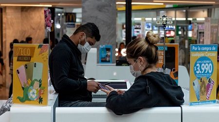Permisos sin goce de sueldo y baja de salarios: las medidas en que piensan las empresas para afrontar la crisis