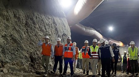Ministro Moreno inspecciona construcción de túnel bajo el Cerro San Cristóbal para Autopista Américo Vespucio Oriente AVO I