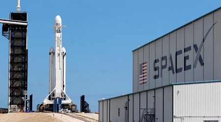 Compañía Space X de Elon Musk está creando sanitizador de manos y mascarillas