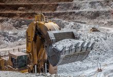Komatsu anticipa caída en demanda por servicios a la construcción y arriendo de maquinarias