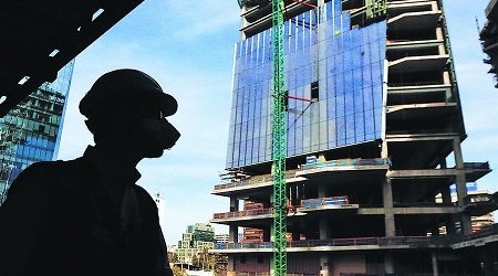 Constructoras frenan proyectos nuevos en la Región Metropolitana: pasaron de casi 60 a tres en abril