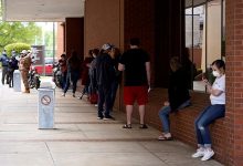 Se acelera la destrucción de empleos en EEUU y Wall Street transa a la deriva