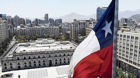 El FMI es mucho más pesimista que el Banco Central: PIB de Chile sufrirá contracción de 4,5% este año, pero se recuperará con fuerza en 2021