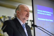 Ministro de Minería destaca medidas de Codelco para ayudar a sus contratistas en medio de la pandemia