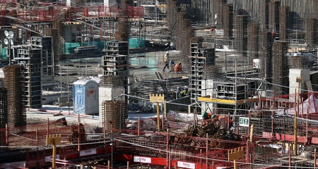 Un total de 827 obras estarán detenidas en el país a partir de este viernes por cuarentenas