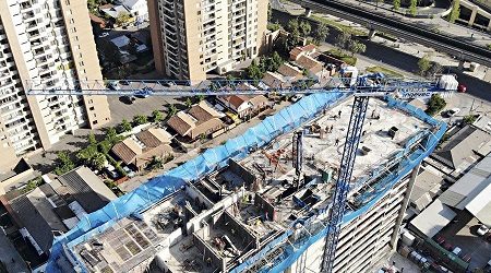 Constructoras postergan nuevos proyectos: inicio de obras se desploma desde abril