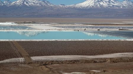 Juez ambiental chileno urge por estudio de agua en «frágil» Salar de Atacama