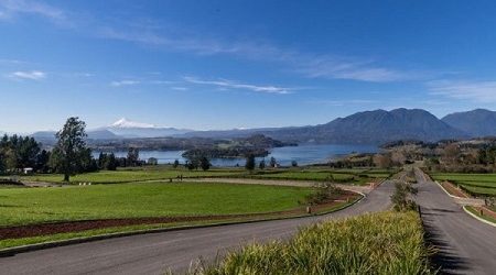 SMA sanciona a inmobiliaria que construye polémico proyecto en lago Panguipulli