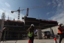 Comienza plan piloto para reiniciar faenas en la RM: incluye traslado particular de trabajadores
