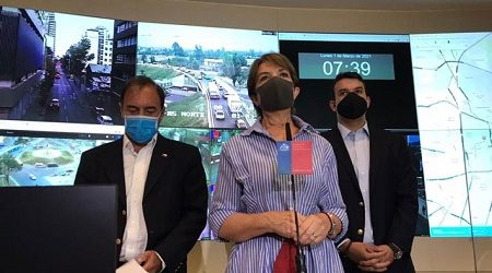 «Superlunes»: Flujo vehicular en la RM subió un 18% en comparación a la semana pasada, pero cayó 30% respecto de 2020