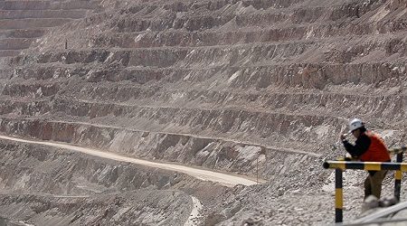 BHP busca evitar una huelga en Minera Escondida con beneficios por $18 millones