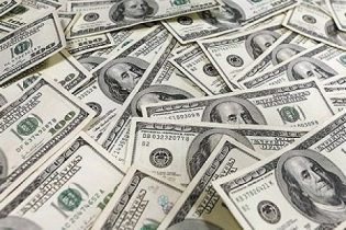 Dólar de este martes 25 de marzo: Revisa en cuánto se transa y qué lo está moviendo