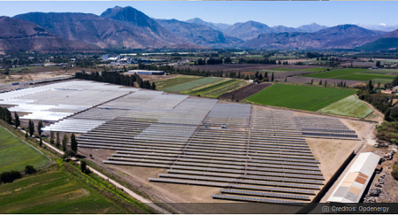Firma española inicia operación de planta solar en Valparaíso
