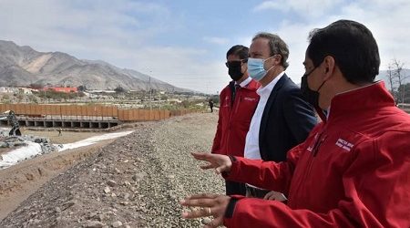 Ministro Felipe Ward pone la primera piedra de una nueva etapa del Parque Kaukari en Copiapó