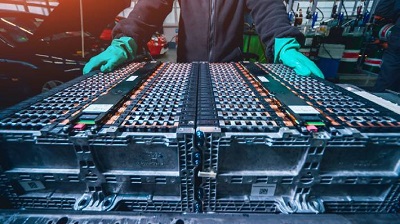 Stellantis logra alianza con dos gigantes tecnológicos para fabricar baterías para autos eléctricos