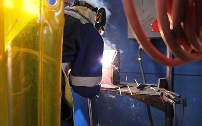 El mercado confirma pronóstico de un débil crecimiento económico 2022, nuevas alzas en la tasa y que el dólar no bajará de $ 800 en dos años