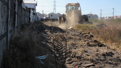 Construyen y realizan mantención a cortafuegos en Coronel y Lota