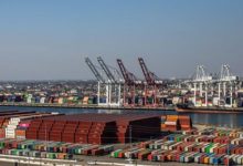 Los puertos del sur de California están recuperando el aliento durante el alto estacional de las importaciones desde Asia