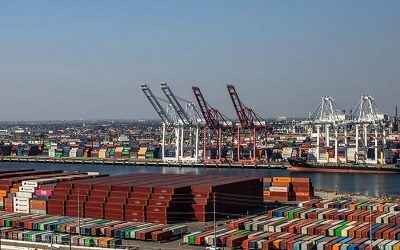 Los puertos del sur de California están recuperando el aliento durante el alto estacional de las importaciones desde Asia
