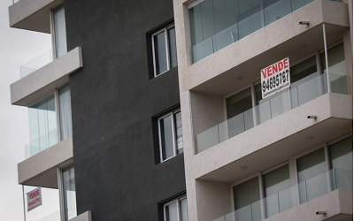 Venta de viviendas nuevas anota fuerte caída en el primer trimestre y precios siguen al alza en el Gran Santiago