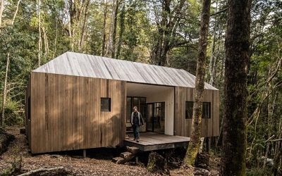 REFUGIO EN MADERA UBICADO EN LA RESERVA BIOLÓGICA HUILO HUILO SIGUE PARÁMETROS SUSTENTABLES DE DISEÑO Y DE PRESERVACIÓN DEL MEDIOAMBIENTE