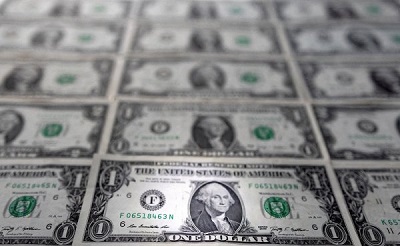 Dólar se desploma en apertura y vuelve a $900 por recuperación del cobre y tras anuncios de Hacienda y el Banco Central