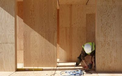PANELES DE MADERA CONTRACHAPADA EN MASA SE POSICIONAN COMO ALTERNATIVA PARA UNA CONSTRUCCIÓN MÁS EFICIENTE Y SOSTENIBLE