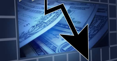 Dólar sigue cayendo y se acerca a los $880 de la mano de inflación menor a la proyectada en EEUU